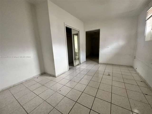 1366 NW 75th St, Miami FL 33147