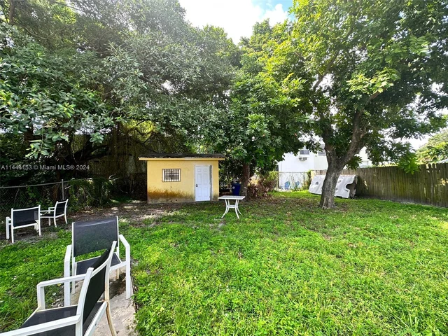 1366 NW 75th St, Miami FL 33147