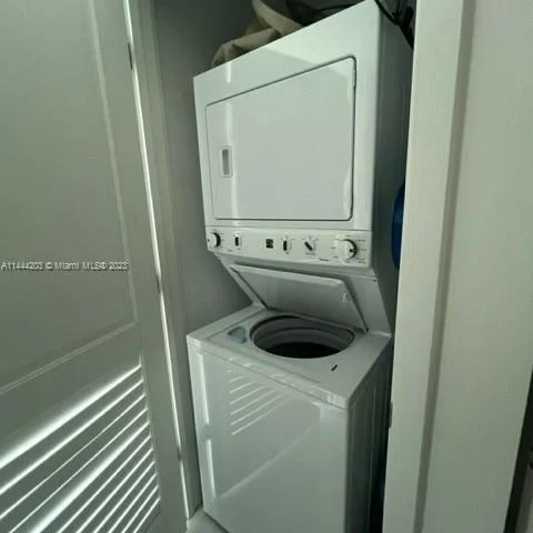 1080 Brickell Ave # 2004, Miami FL 33131