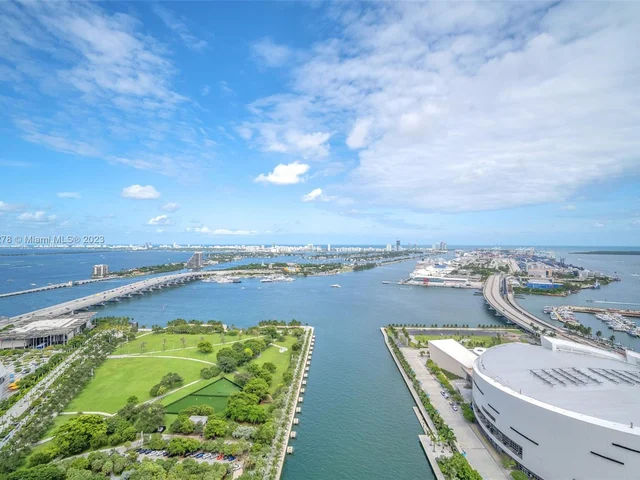 888 Biscayne Blvd # 4111, Miami FL 33132