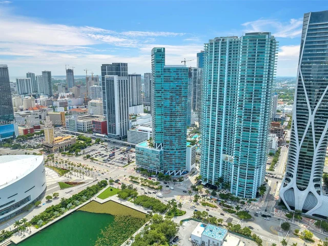 888 Biscayne Blvd # 4111, Miami FL 33132