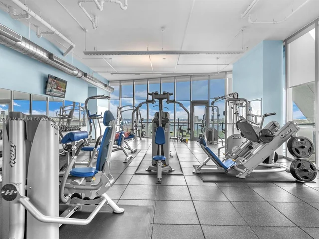 888 Biscayne Blvd # 4111, Miami FL 33132