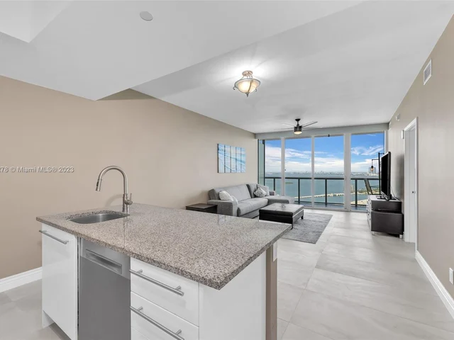 888 Biscayne Blvd # 4111, Miami FL 33132