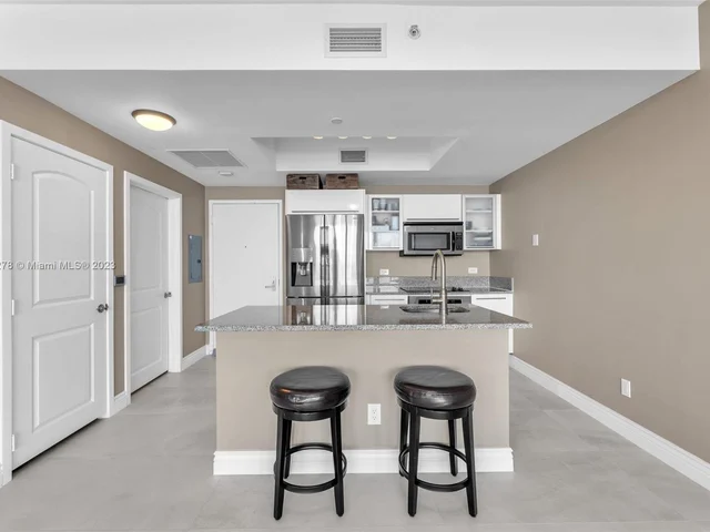 888 Biscayne Blvd # 4111, Miami FL 33132