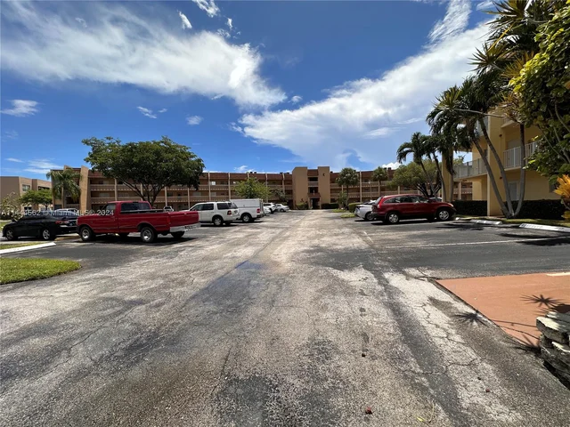 6700 Royal Palm Blvd # 303D, Margate FL 33063