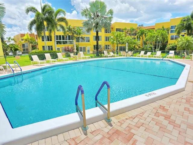 6700 Royal Palm Blvd # 303D, Margate FL 33063