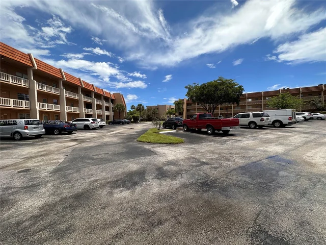 6700 Royal Palm Blvd # 303D, Margate FL 33063