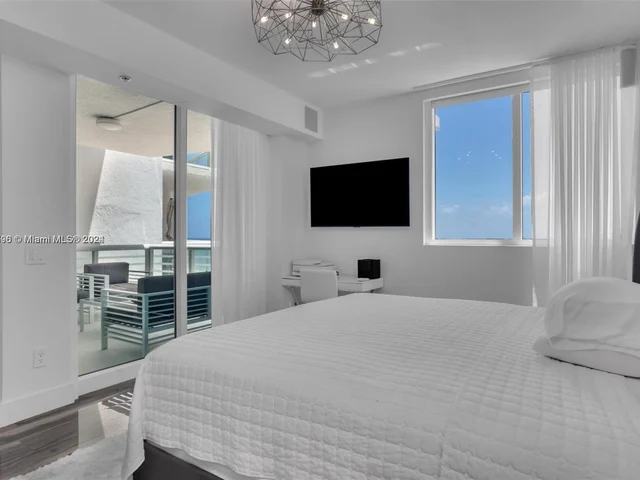 3801 Collins Ave # 1104, Miami Beach FL 33140