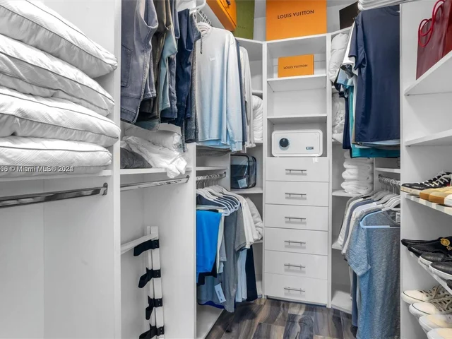 3801 Collins Ave # 1104, Miami Beach FL 33140