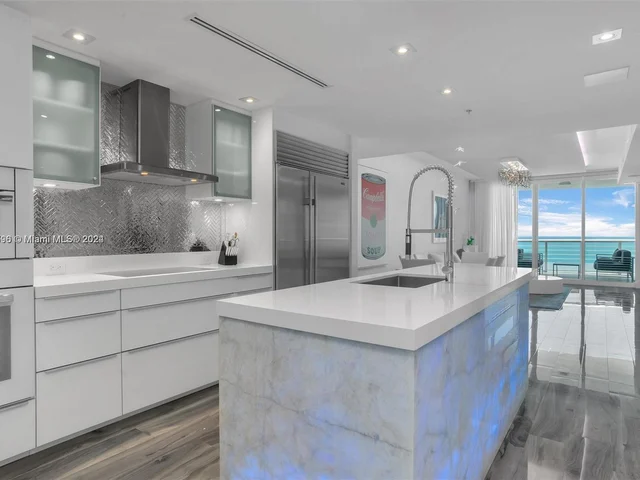 3801 Collins Ave # 1104, Miami Beach FL 33140