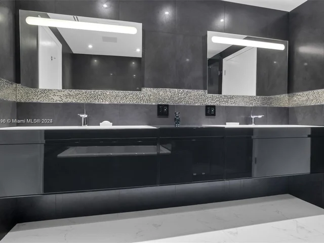 3801 Collins Ave # 1104, Miami Beach FL 33140