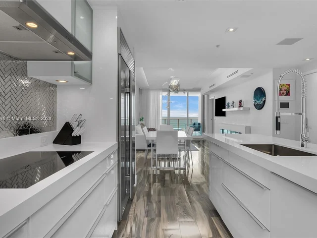 3801 Collins Ave # 1104, Miami Beach FL 33140