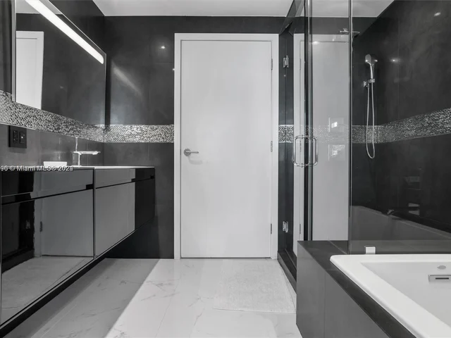 3801 Collins Ave # 1104, Miami Beach FL 33140