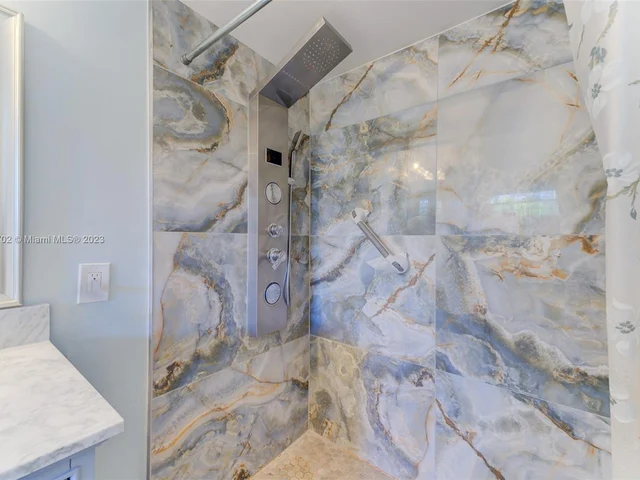 2222 NE 7th St # 12, Hallandale Beach FL 33009