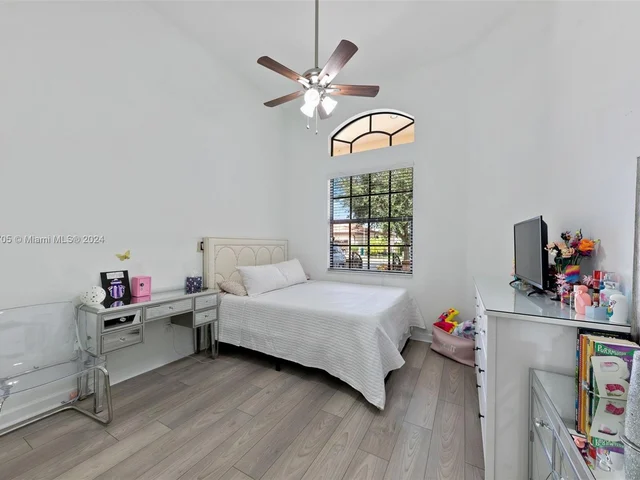 3695 NW 87th Ave, Cooper City FL 33024