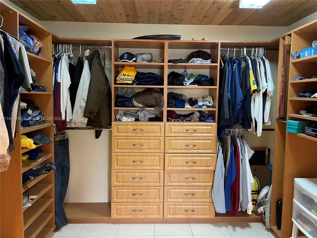 960 Mockingbird Ln # 621, Plantation FL 33324