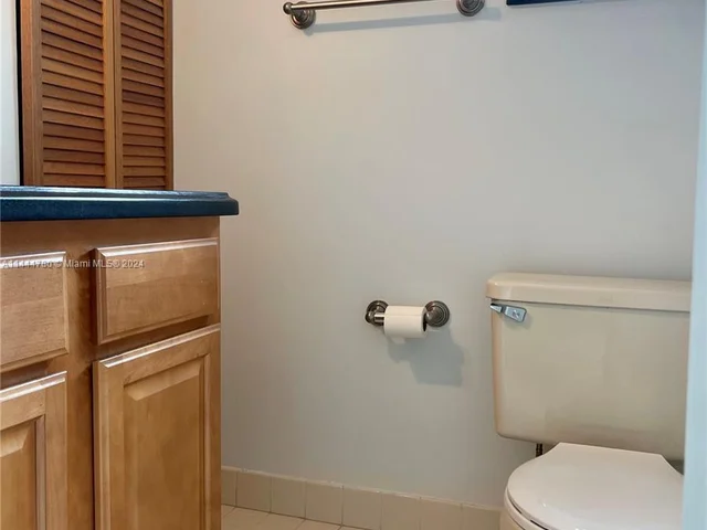 960 Mockingbird Ln # 621, Plantation FL 33324