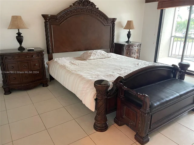 960 Mockingbird Ln # 621, Plantation FL 33324