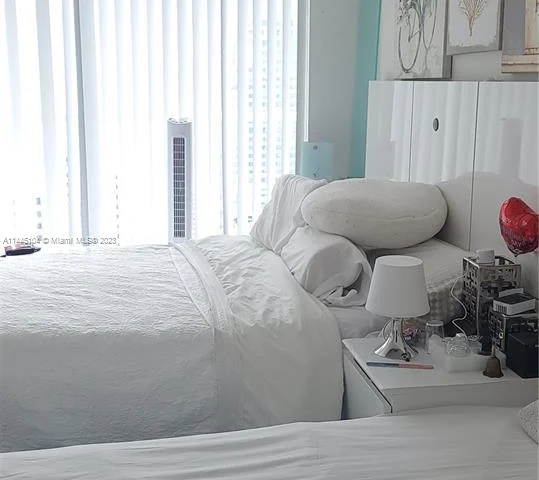 1200 Brickell Bay Dr, Miami FL 33131