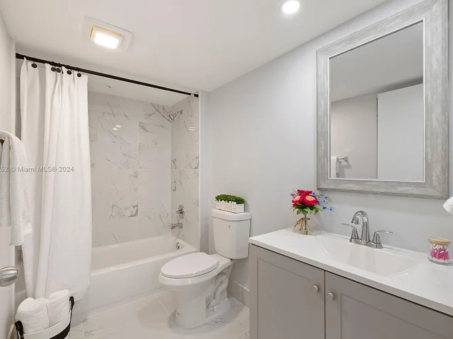 900 SW 142nd Ave # 113L, Pembroke Pines FL 33027