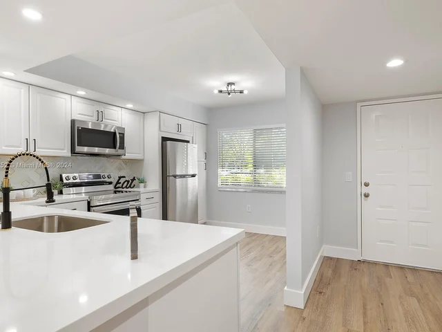 900 SW 142nd Ave # 113L, Pembroke Pines FL 33027