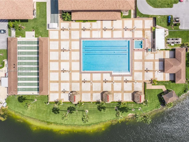 900 SW 142nd Ave # 113L, Pembroke Pines FL 33027