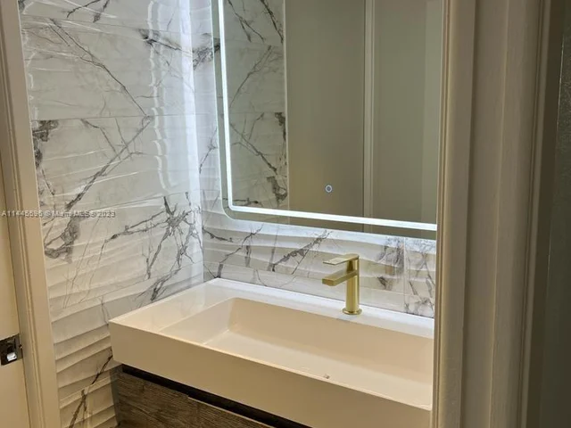 1717 N Bayshore Dr # 1638, Miami FL 33132