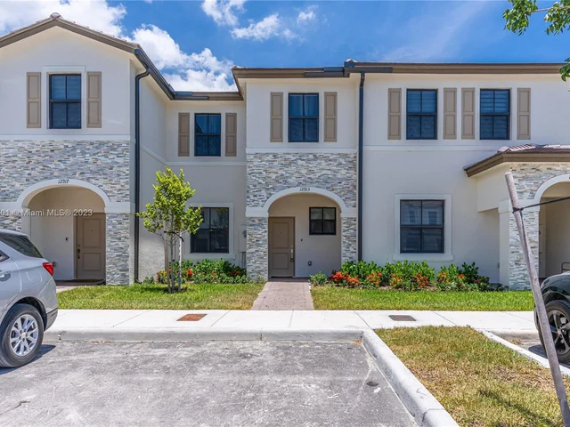 12913 SW 232nd Ln, Miami FL 33032