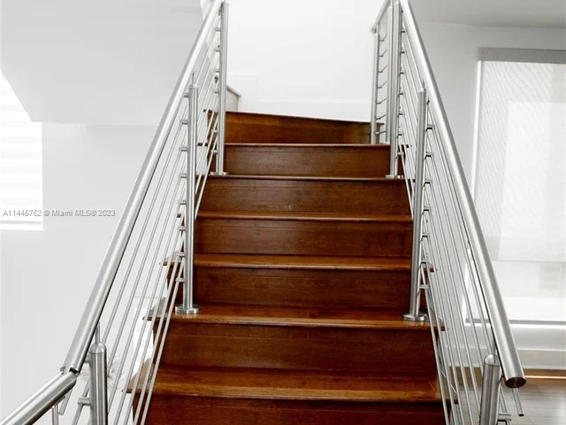 3335 NW 82nd Ct, Doral FL 33122