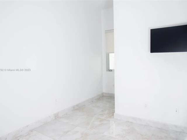 3335 NW 82nd Ct, Doral FL 33122