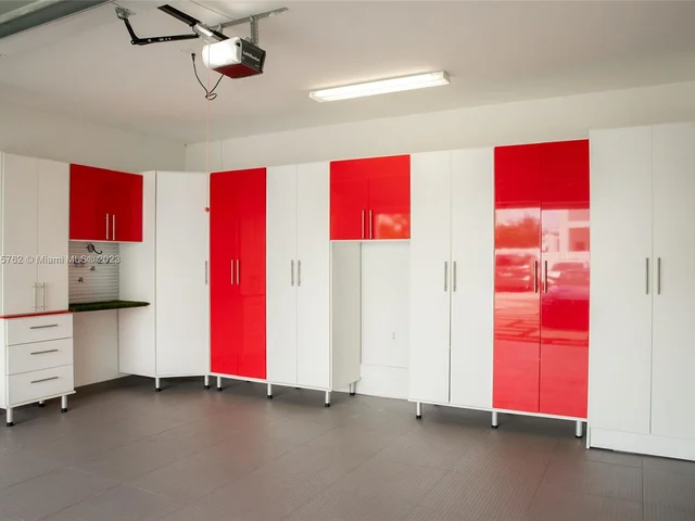 3335 NW 82nd Ct, Doral FL 33122