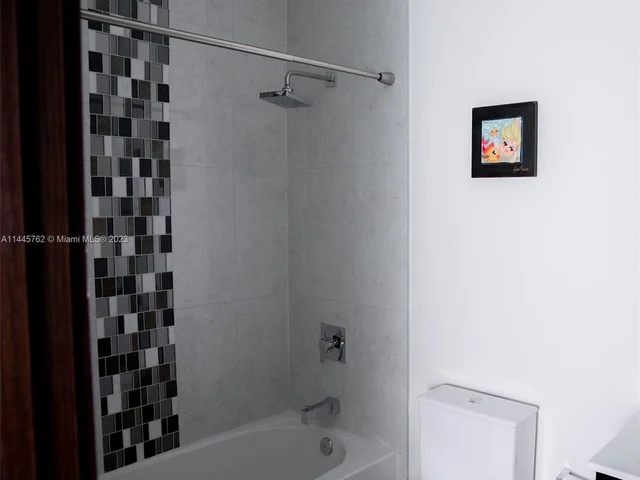 3335 NW 82nd Ct, Doral FL 33122