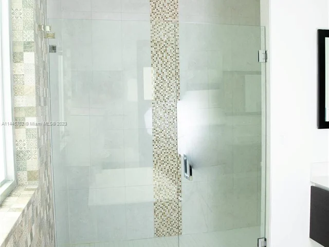 3335 NW 82nd Ct, Doral FL 33122