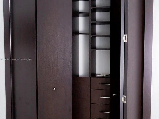 3335 NW 82nd Ct, Doral FL 33122