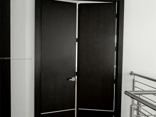 3335 NW 82nd Ct, Doral FL 33122