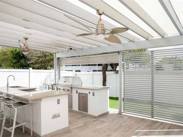 3335 NW 82nd Ct, Doral FL 33122