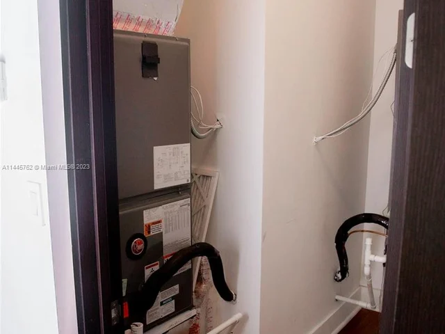 3335 NW 82nd Ct, Doral FL 33122