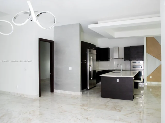 3335 NW 82nd Ct, Doral FL 33122