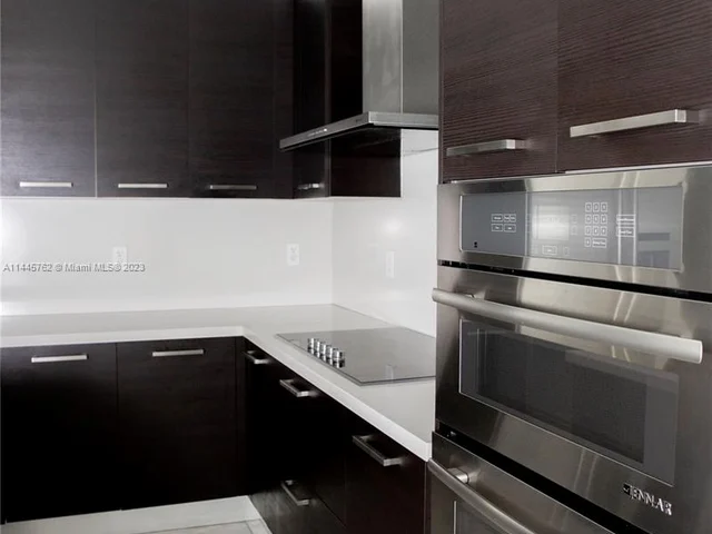 3335 NW 82nd Ct, Doral FL 33122