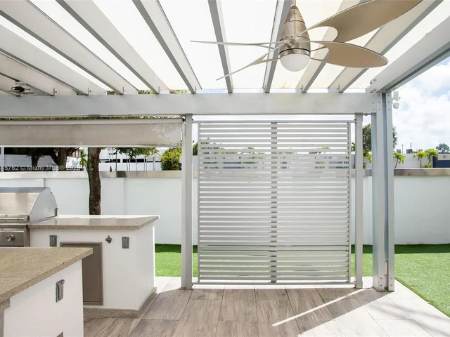 3335 NW 82nd Ct, Doral FL 33122