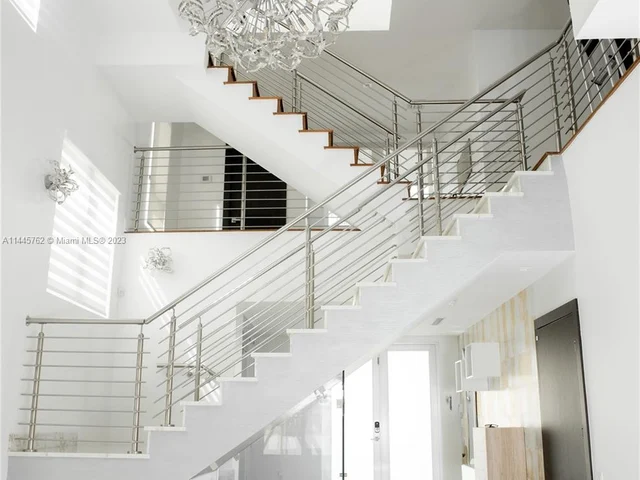 3335 NW 82nd Ct, Doral FL 33122