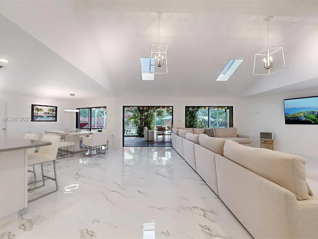 19490 SW 334th St, Homestead FL 33034