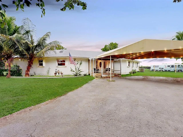 19490 SW 334th St, Homestead FL 33034