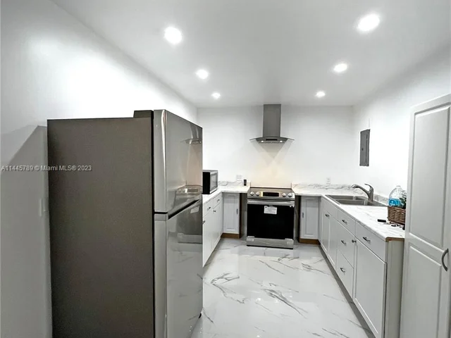 19490 SW 334th St, Homestead FL 33034