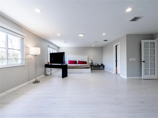 1159 Skylark Dr, Weston FL 33327