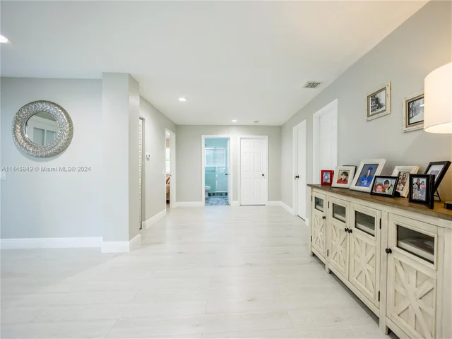 1159 Skylark Dr, Weston FL 33327