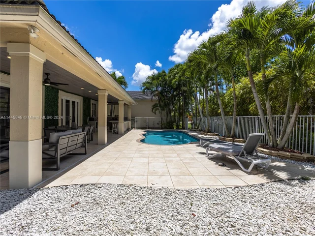 1159 Skylark Dr, Weston FL 33327