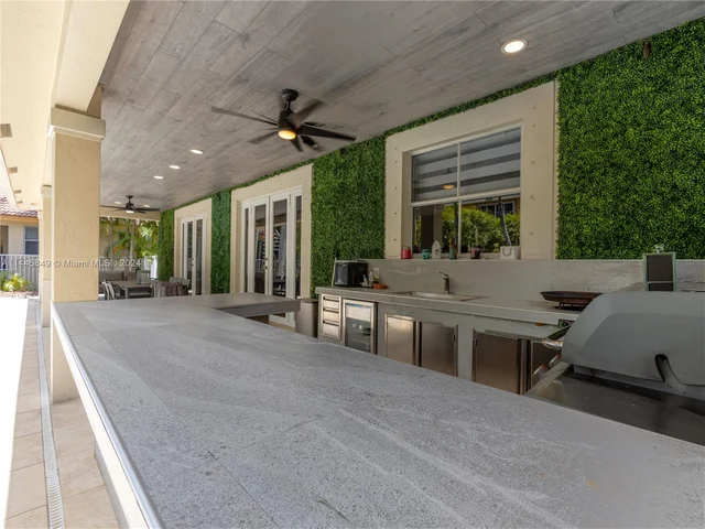 1159 Skylark Dr, Weston FL 33327