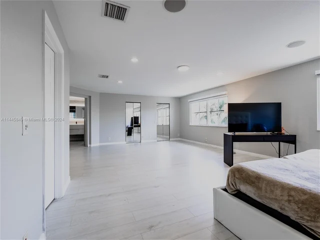 1159 Skylark Dr, Weston FL 33327