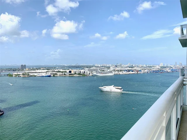 900 Brickell Key Blvd # 2101, Miami FL 33131